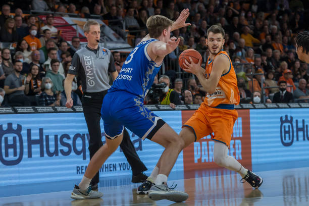 掩护下快速 掩护下快速