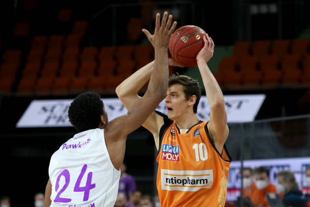 阿拉巴上位 阿拉巴上位